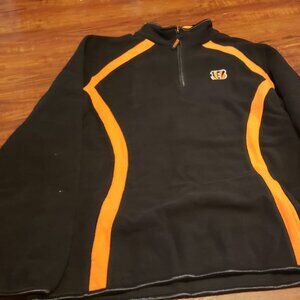Medium Fleece Bengals pullover